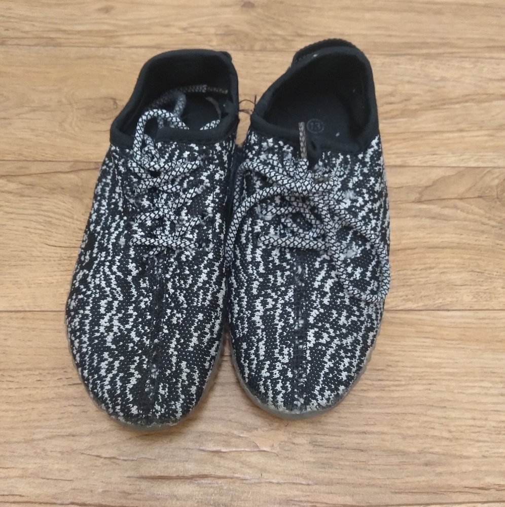 LINK retro grey and black childrens shoes 13